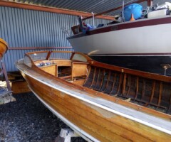 Repairs & re-varnishing of a 7m classic runabout